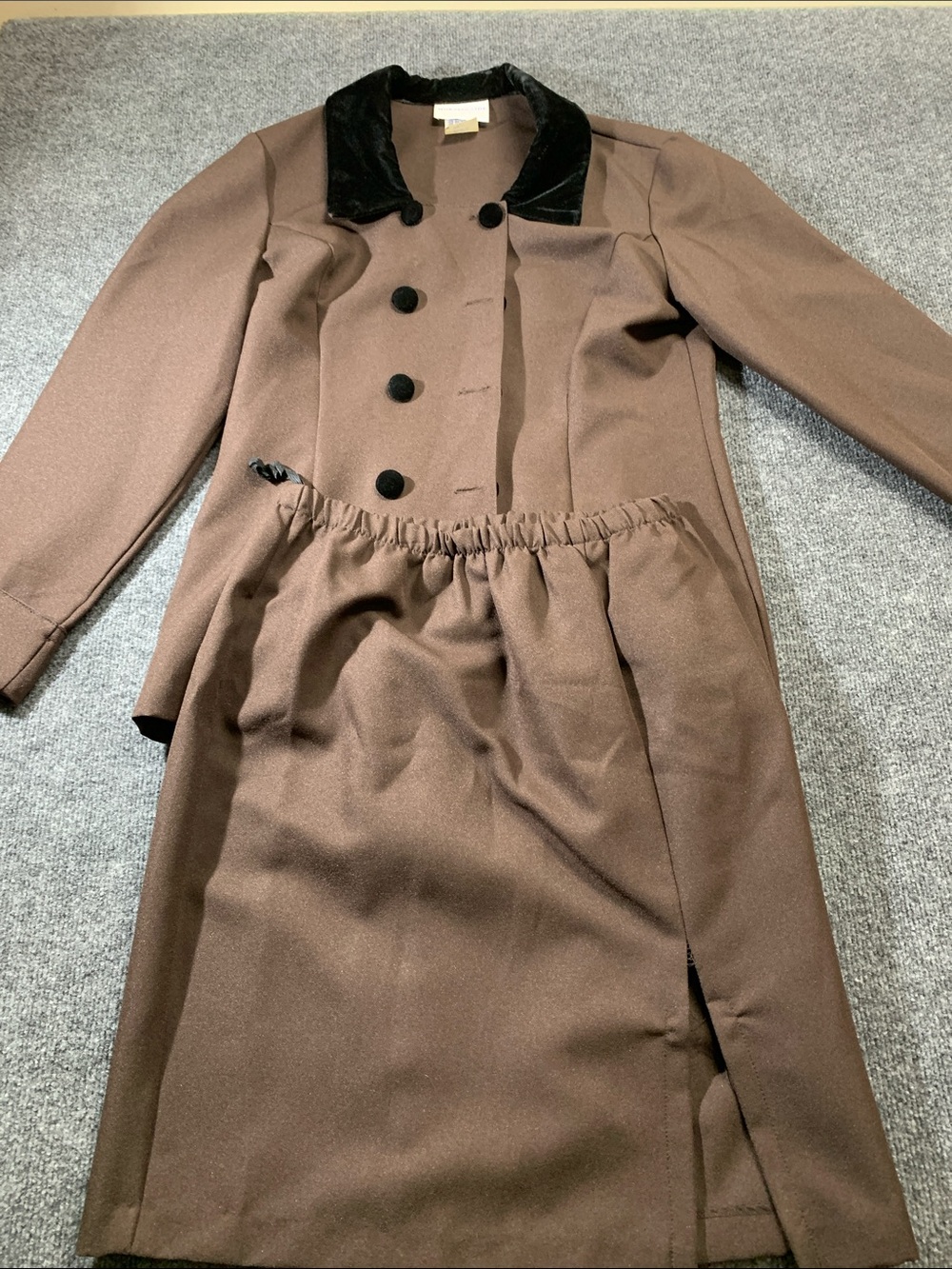 Brown Women's Two-Piece Blazer and Skirt Suit with Black Velvet Collar